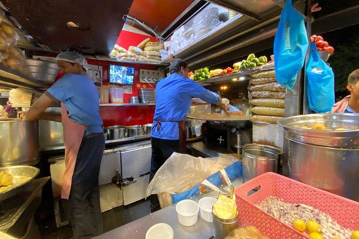 Private 4-Hour Tour of Mumbai’s Tastiest Local Foods