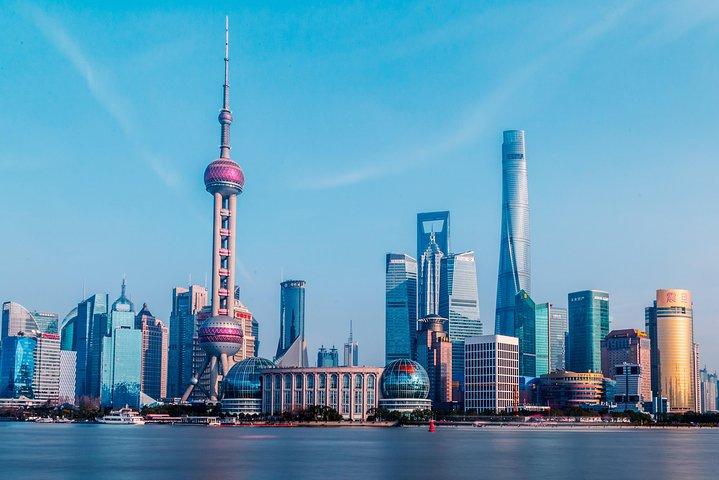 Small group: Shanghai Private tour with Zhujiajiao Water Town and Shanghai Tower