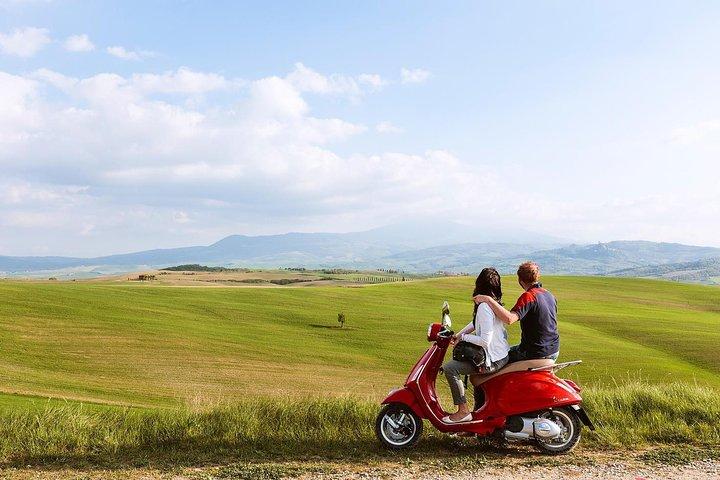 Romantic Vespa Tour and Wine Tasting