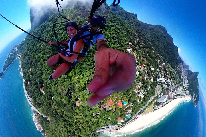 Paragliding Flight in Pedra Bonita//São Conrado/RJ