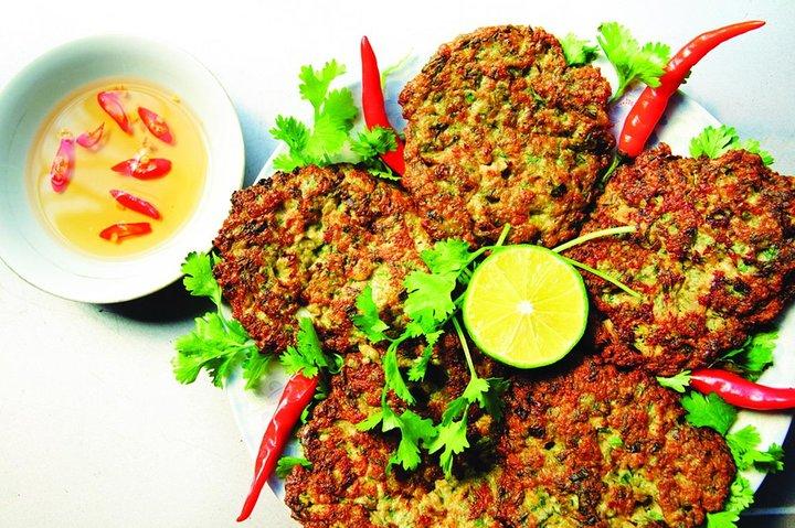 Hanoi street food tour (small group)