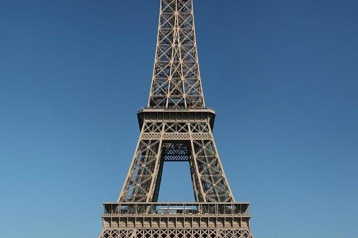 Return transfer from / to Paris Airport