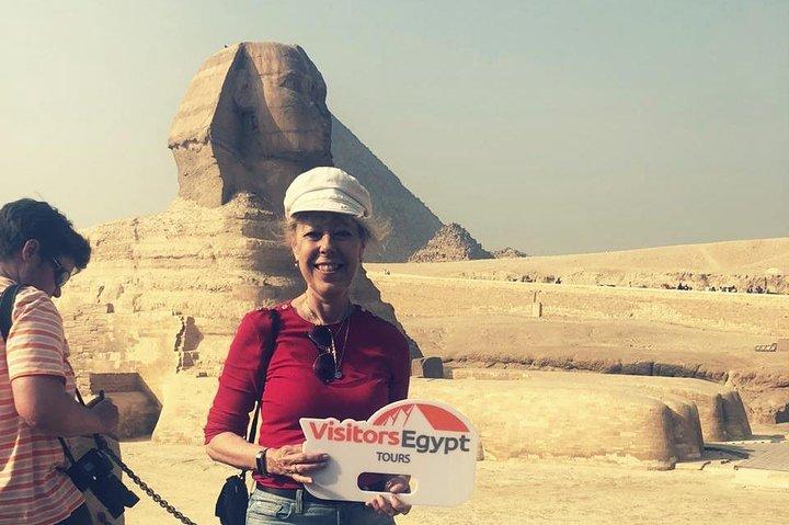 Day Tour in Giza Pyramids & Sphinx