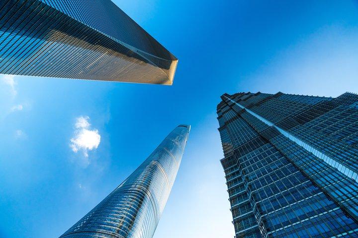 Private Tour: World Financial Center, the Bund, Yu Garden and Shanghai Museum