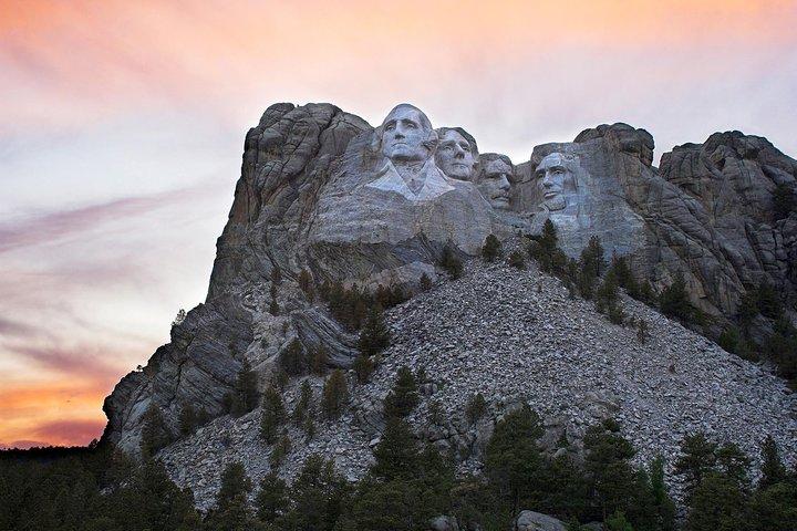 PREMIER PRIVATE Tour: Mt Rushmore, CrazyHorse & Custer State Park