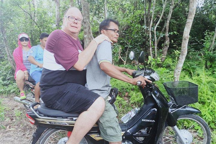 1 Day Private Tour Banteay Srei & Kulen Mountain & Beng Mealea