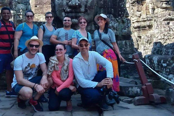 Small-Group Explore Angkor Wat Sunrise Tour with Guide