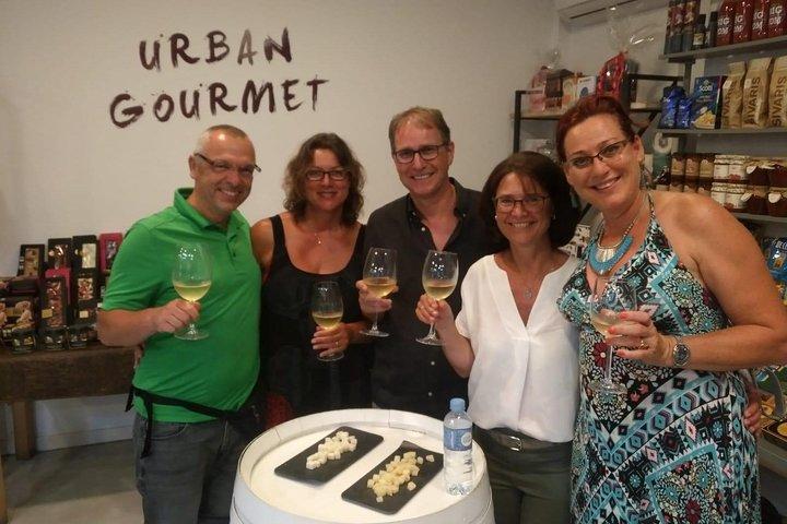 Marbella old town tour with Tapas and Wines