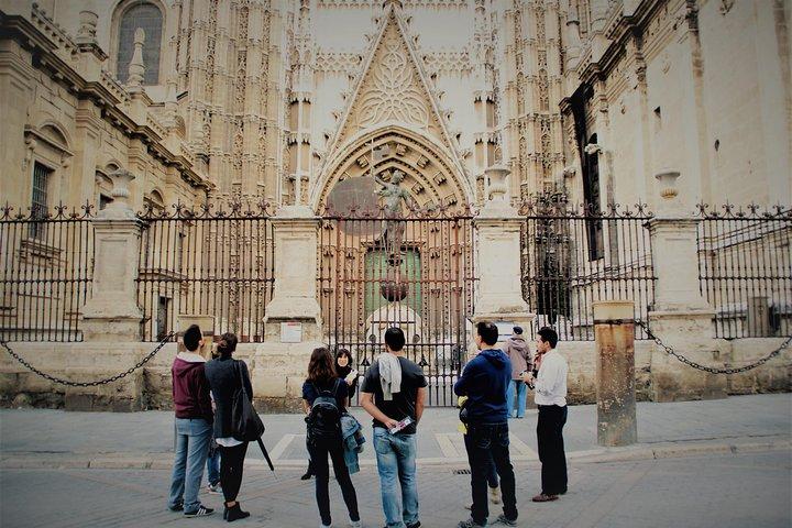 Alcazar, Cathedral & Giralda Small Group, Max. 9 Guests