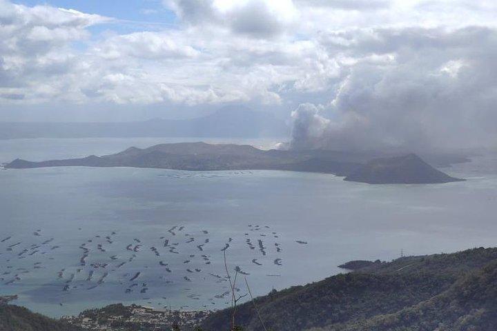 Taal Volcano Experience: Scenic Countryside and Volcano Tour