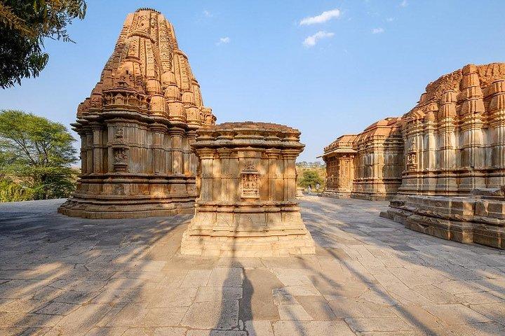 Half-Day Eklingji & Nagda Temple Tour by Tuk-Tuk or Car