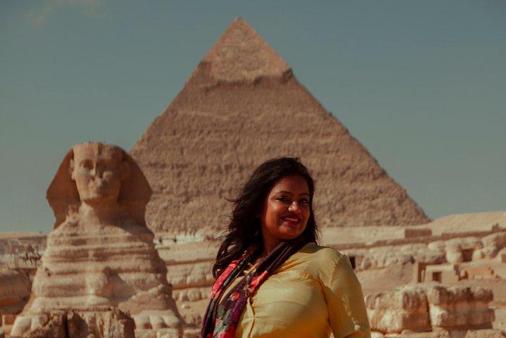 guide on site half Day tour to Pyramids Of Giza from Cairo