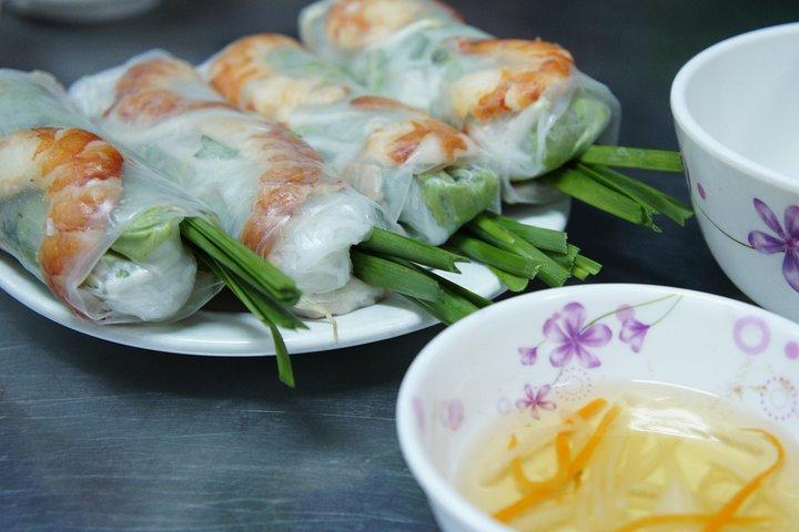 HANOI MICHELIN FOOD TOUR experience: FOOD+DRINK+LOCAL LIFE