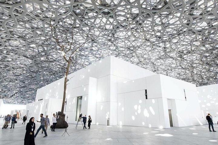 Private Abu Dhabi City Tour with Louvre Museum & Sheikh Zayed Grand Mosque