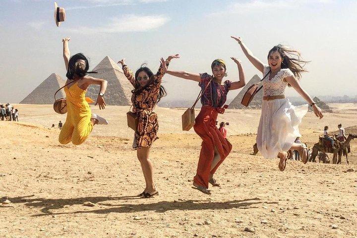 Private Half-Day Tour with Guide to Pyramids of Giza with Camel Ride