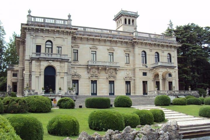 Lake Como and its villas tour