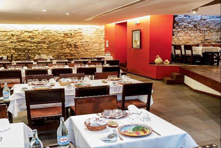 Night tour of Lisbon with dinner and Fado Show