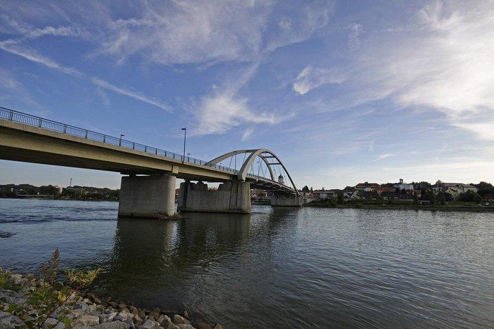 1-way Prague to Vilshofen private transfer - up to 7 passengers