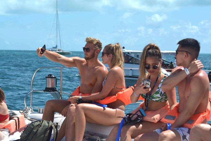 Isla Mujeres All Inclusive Sailboat Experience