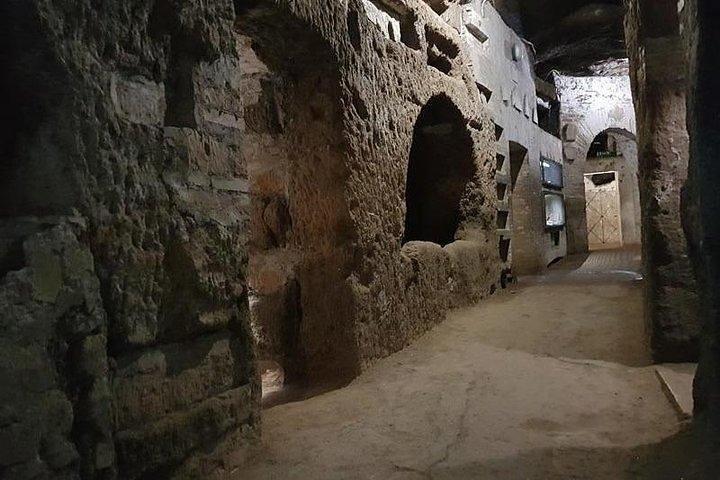 Group tour: Christian Catacombs