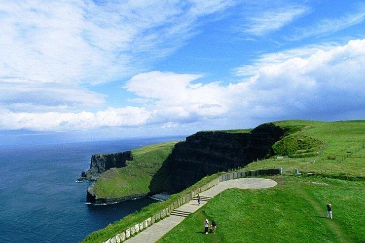 Cliffs of Moher, Aran Island & Burren tour from Galway. Guided.