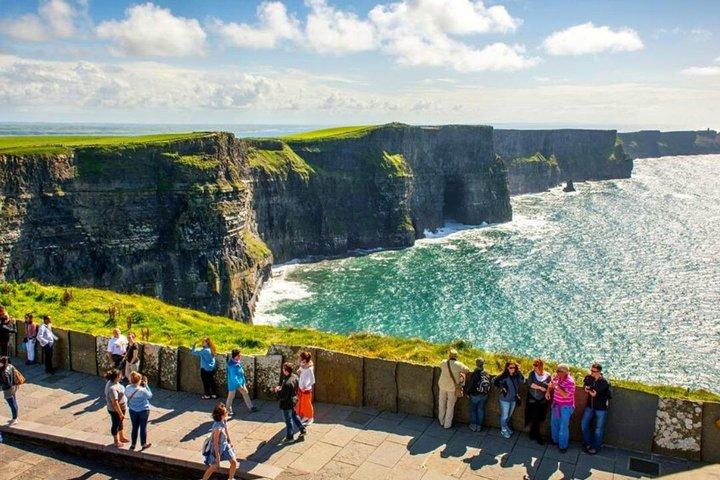 Cliffs of Moher, Aran Island & Burren tour from Galway. Guided.