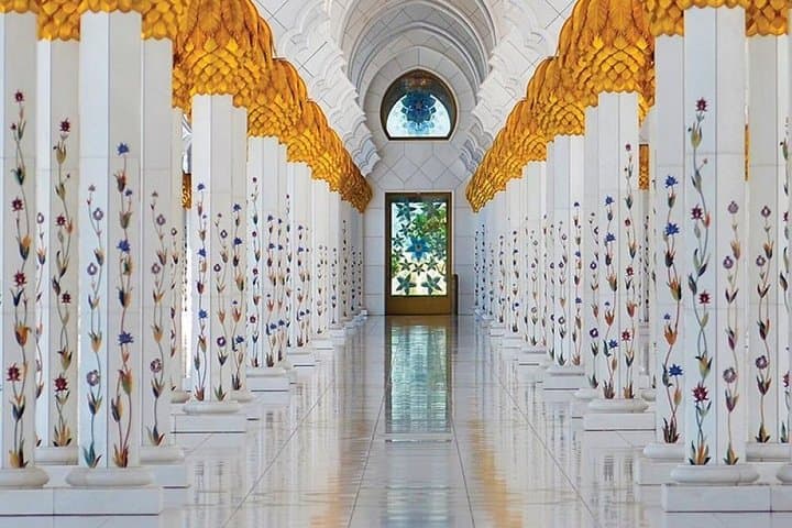 Private Abu Dhabi City Tour with Louvre Museum & Lunch