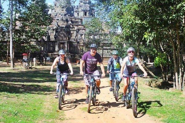 Angkor Wat & Bayon: the Smiling Temple Bike Tour