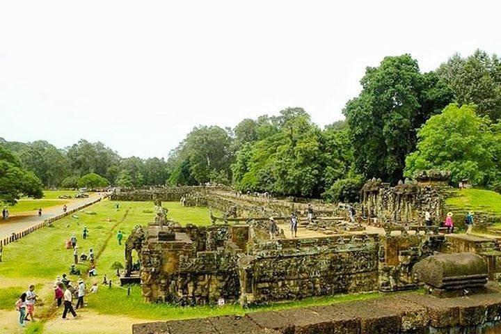 2-Day Angkor Wat Small and Big Circuit - Free Hotel Pick up
