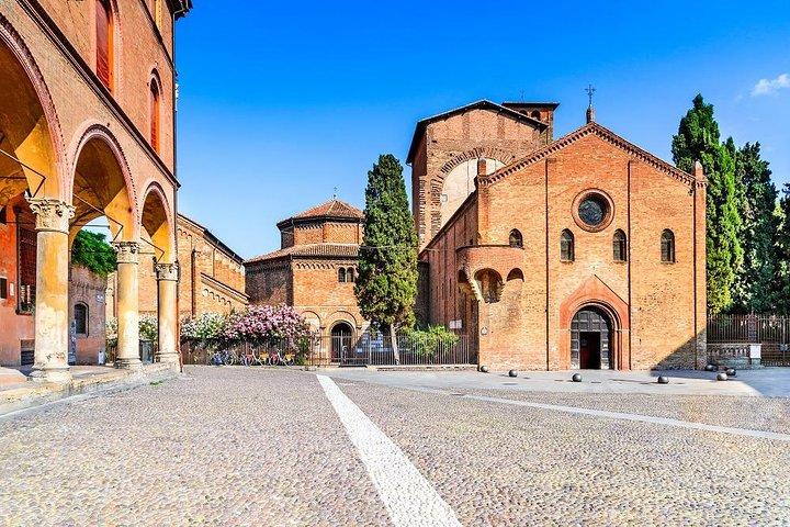 Walking tour unveiling Bologna