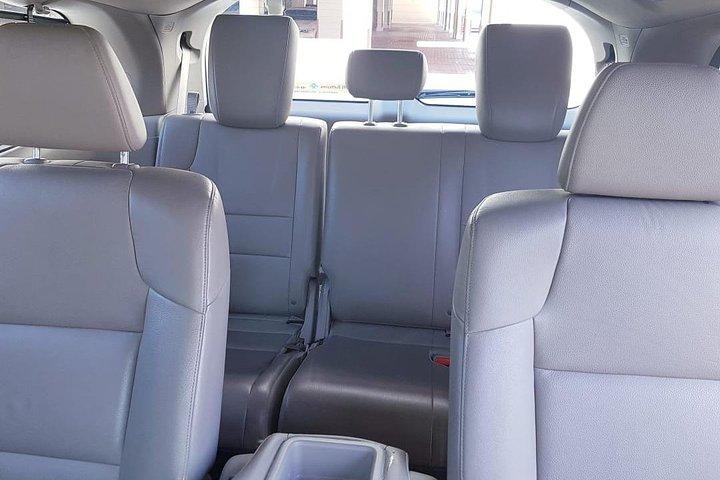 8 Seater Luxury Car / Minivan With Driver - Half/Full Day Dubai ONLY