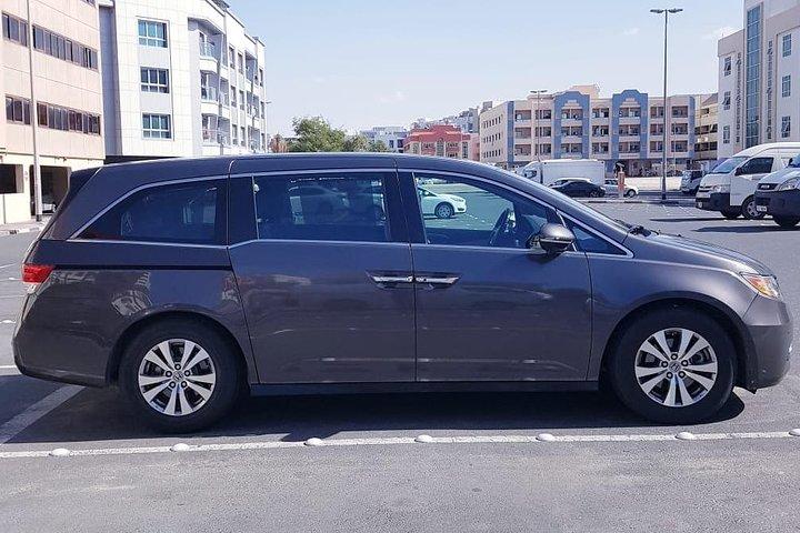 8 Seater Luxury Car / Minivan With Driver - Half/Full Day Dubai ONLY