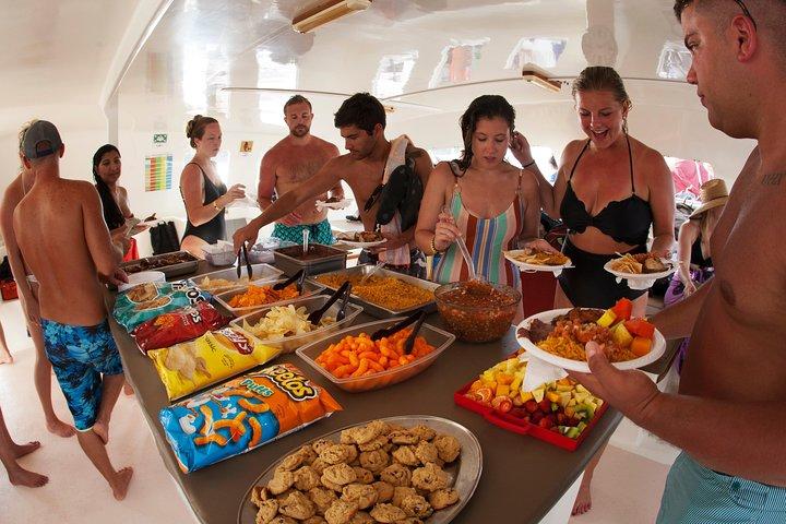 Catamaran Sailing & Snorkeling from Playas del Coco
