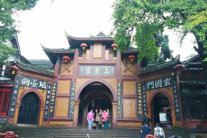 Full-Day Mount Qingcheng and Dujiangyan Irrigation System Tour