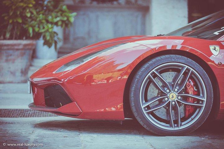 Como Lake / Bellagio-Tour in Ferrari