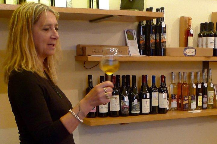 vineyard tour & wine tasting