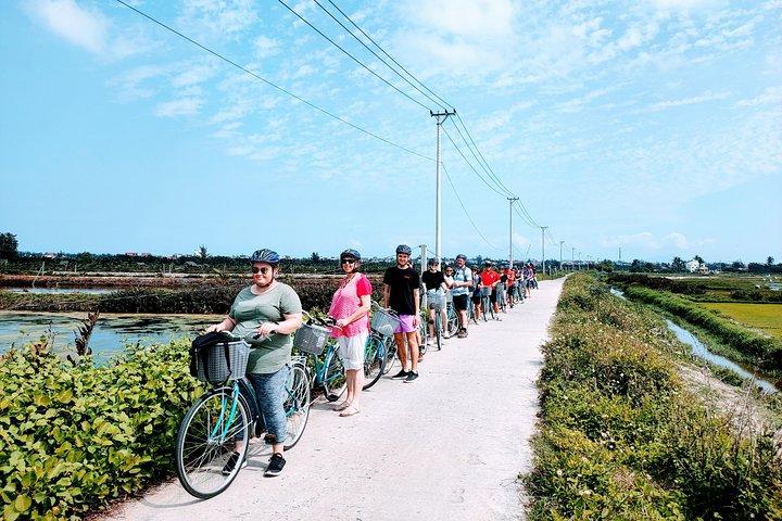 Hoi An Countryside Biking Tour(Vegetable village -basket boat - fishing village)