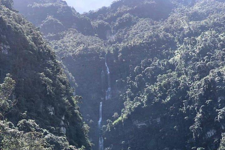 La Chorrera and Chiflon Waterfalls Private Hike Tour