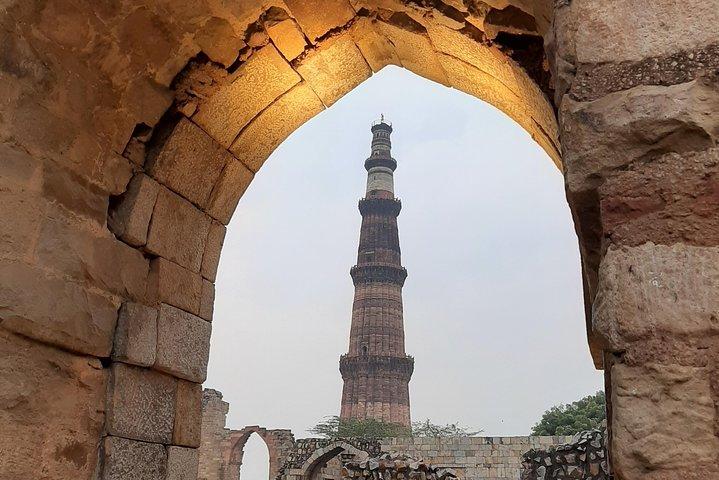 Audio Guided Walking Tour of Qutub Minar & Mehrauli, Delhi