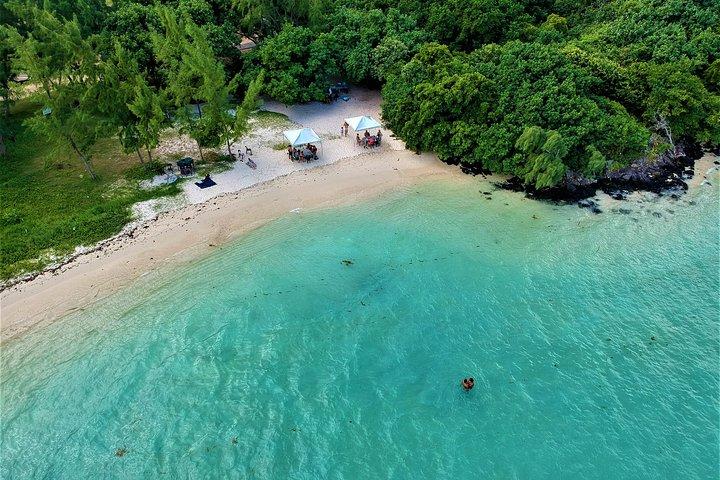 5 Islands & Ile aux Cerfs Speedboat Cruise, Snorkeling + Lunch