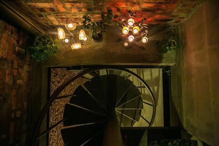 Hidden Bars Scavenger Hunt - Self Guided