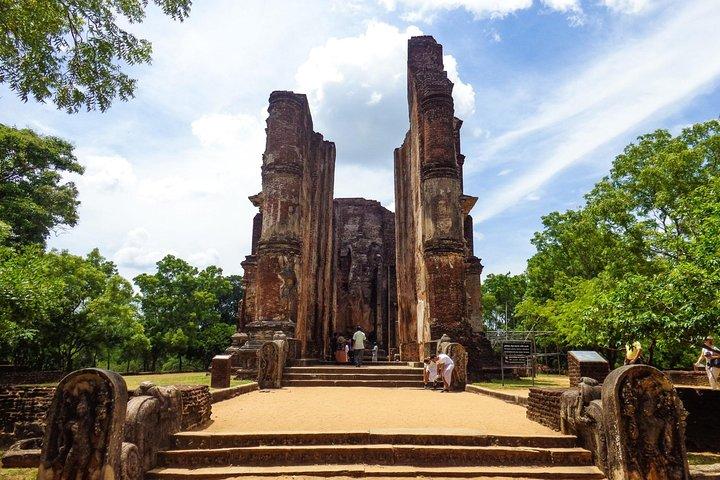 Dambulla Cave and Polonnaruwa All Inclusive Day Tour From Colombo