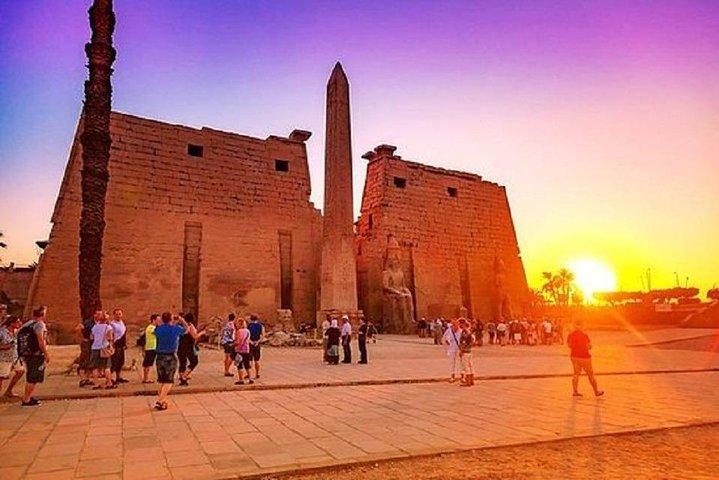 Private trip: balloon, east, lunch and felucca