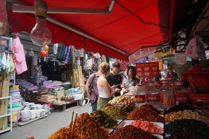 Chengdu Cooking Class with a Local Market Visit