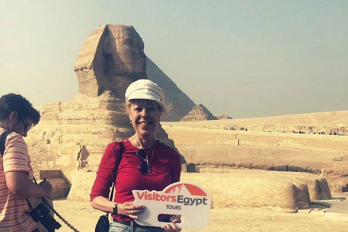 Day Tour at the Pyramids, Sphinx and The Egyptian Museum
