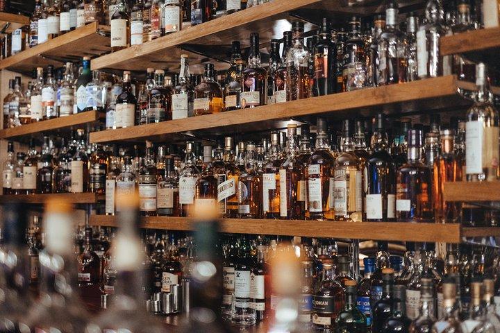 Dodgy Bar Walking Tour in Colombo