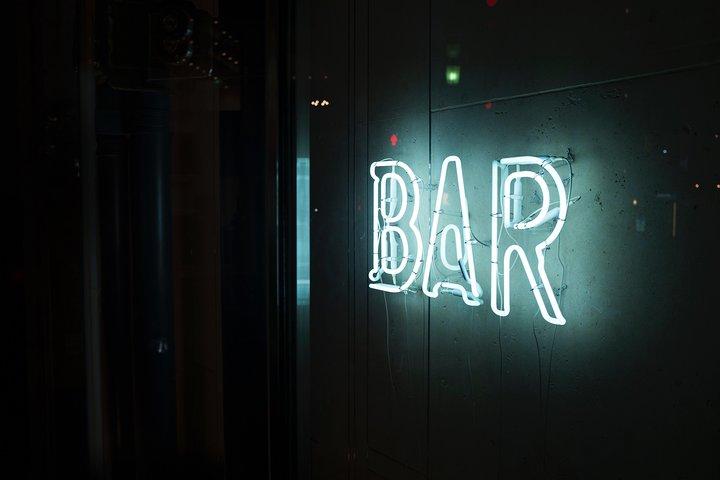 Dodgy Bar Walking Tour in Colombo