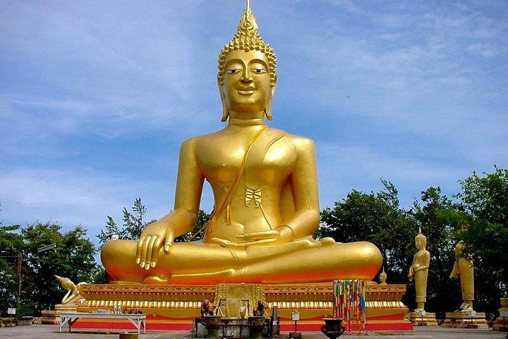 Discovery Pattaya City Tours with Floating Market & Lunch