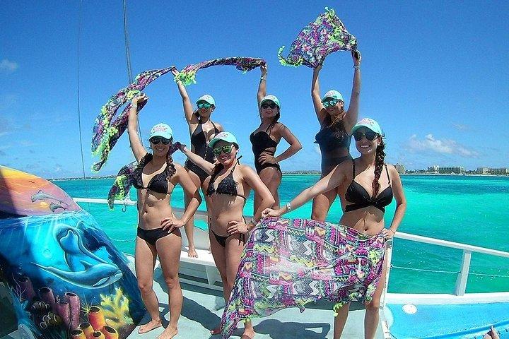 Dolphin Catamaran Snorkel and Sail with Open Bar