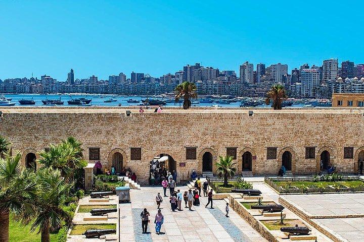 guide on site Day Tour To Alexandria From Cairo